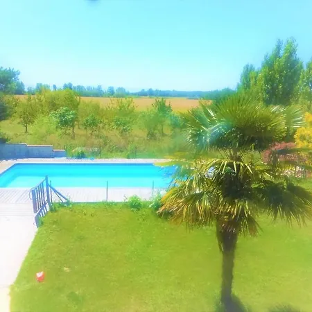 Appt 90m2. Campagne. Piscine *